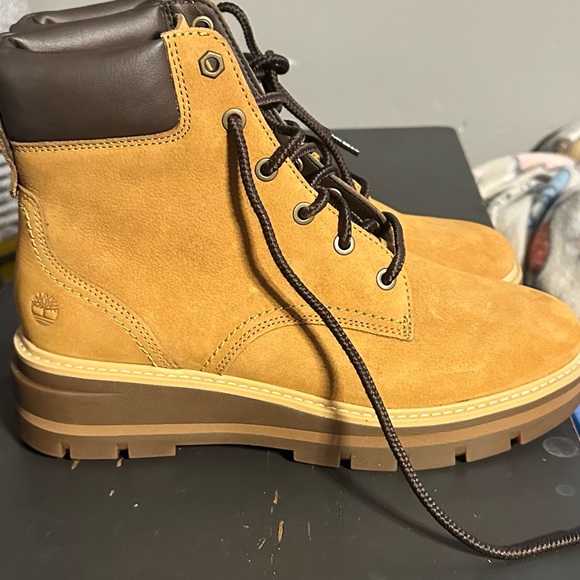 Women’s Timberland boot - Picture 5 of 7